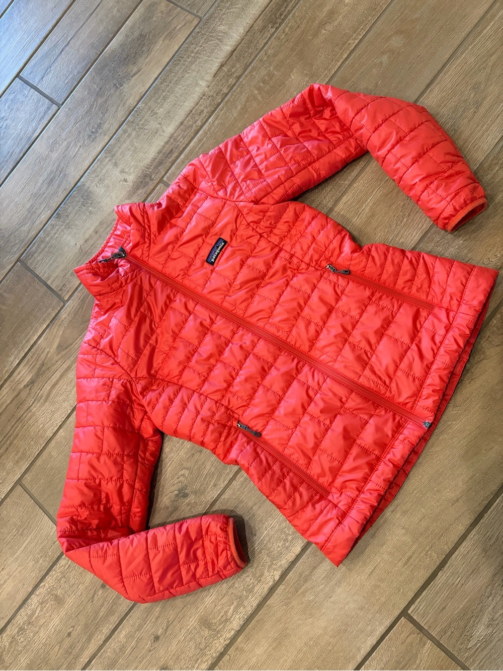 Patagonia Women's Packable Primaloft Puff Jacket vibrant coral red small